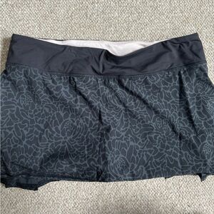Women’s Lululemon Skirt